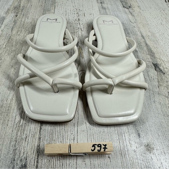New Marc Fisher Fiada 2 Square Toe Faux Leather Thong Sandal In White #597 - Picture 8 of 8
